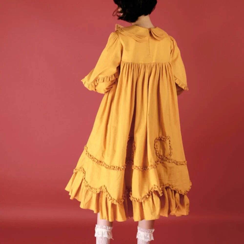 Classic Lolita Ruffled Heart Dress - Picture 2 of 8